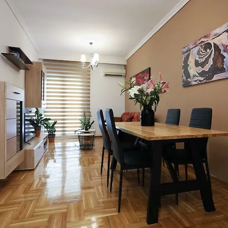 Roman Forum Suites Apartament *